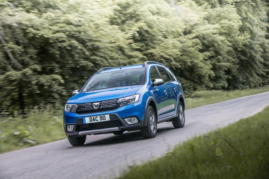  Dacia Logan MCV Stepway 2017 года  (UK) (фото 4 из 40)